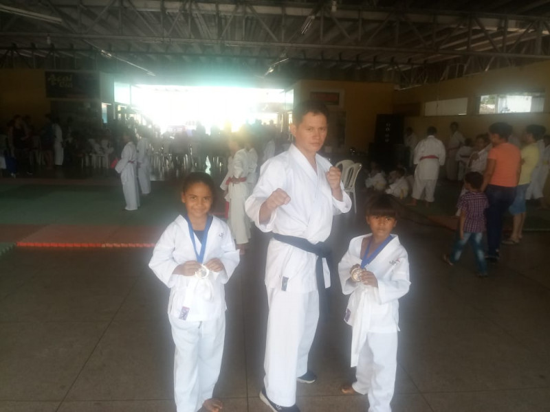 Crianças do Município de Juarina participam de campeonato de karatê na cidade de Colinas